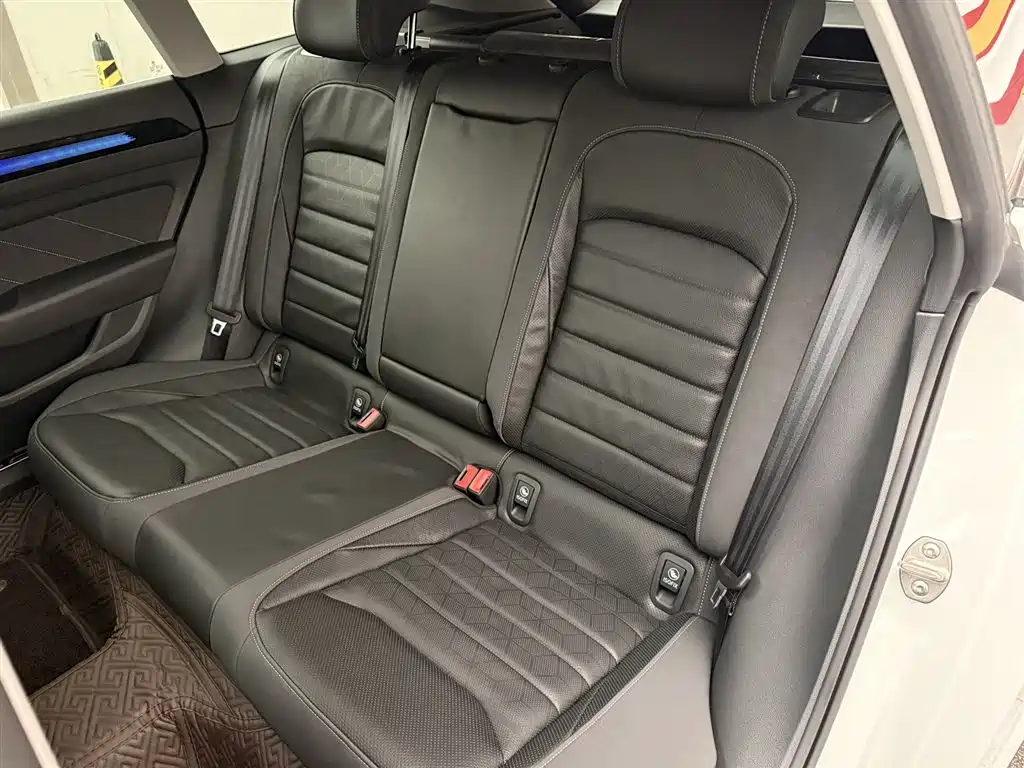 VW CC 一汽-大众CC 2025款 猎装车 380 TSI 猎心 众享款