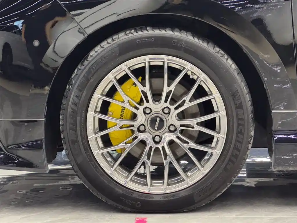 Alphard Dual Engine 2.5 L Premium Enjoyment