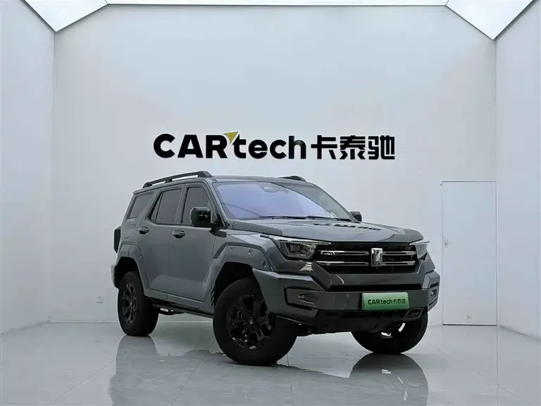 Tank 400 NEV Hi4-T Offroad