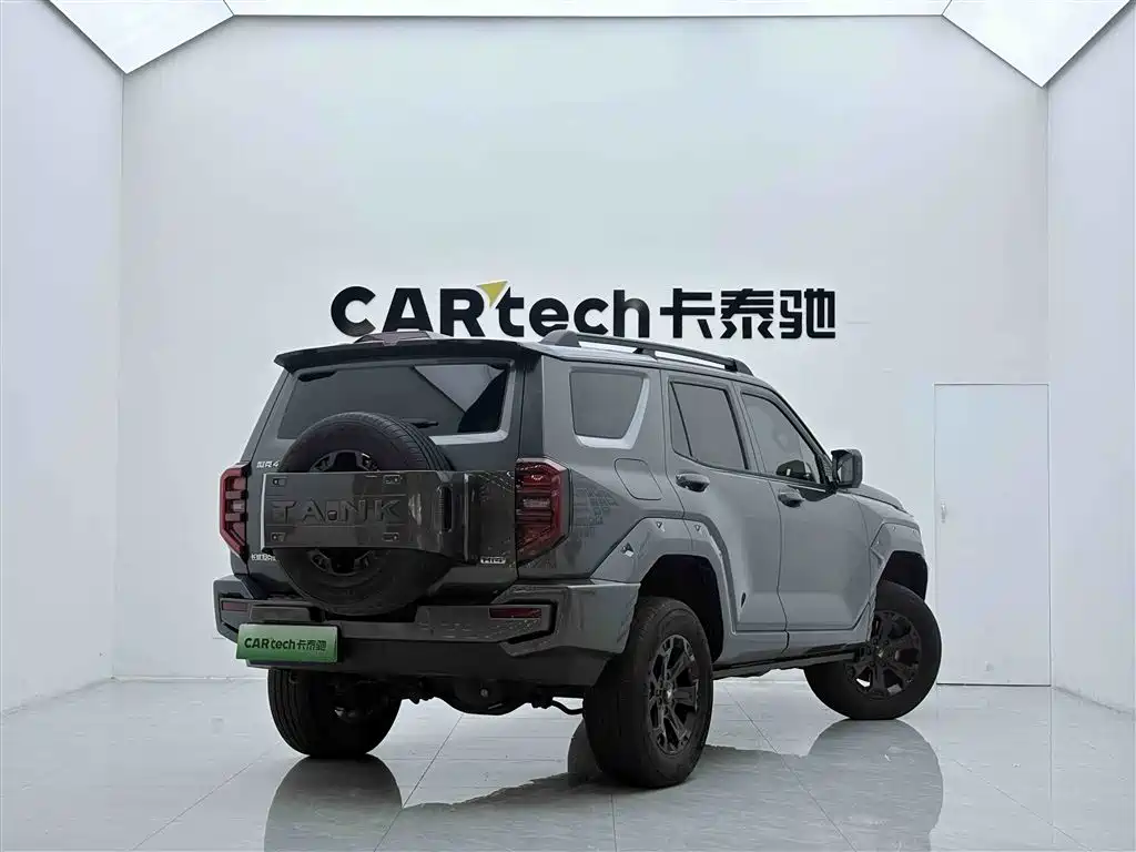 Tank 400 NEV Hi4-T Offroad