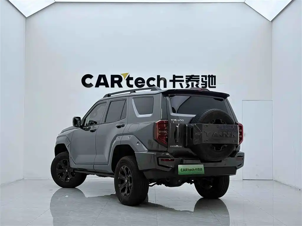 Tank 400 NEV Hi4-T Offroad