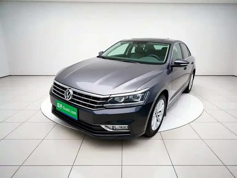 Volkswagen Passat 330 TSI DSG Honored