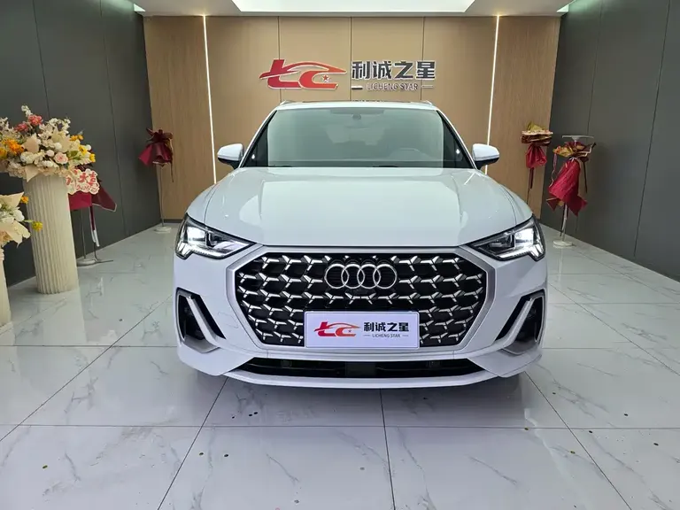 Audi Q3 35 TFSI Fashion Dynamic