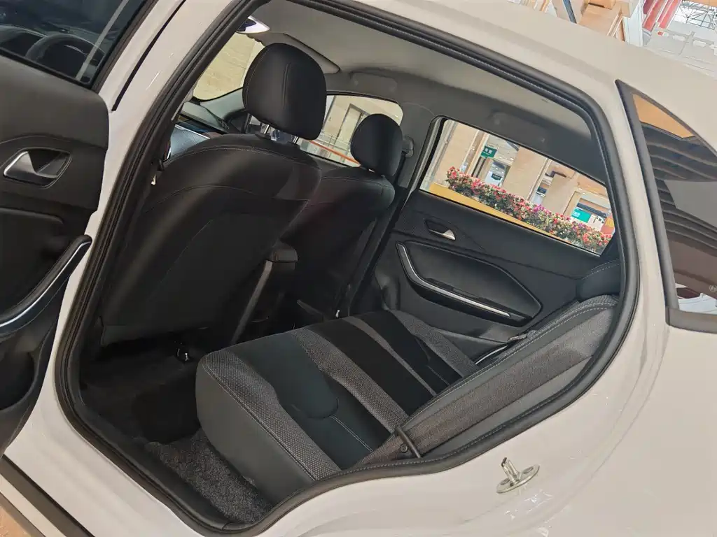 Tiggo 3 x 1.5 L CVT Outstanding