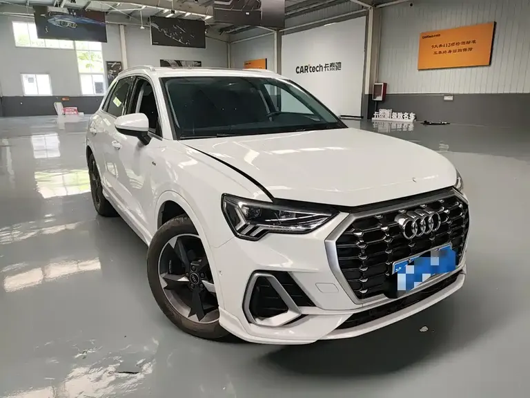 Audi Q3 35 TFSI Fashion Dynamic (1.4 T)