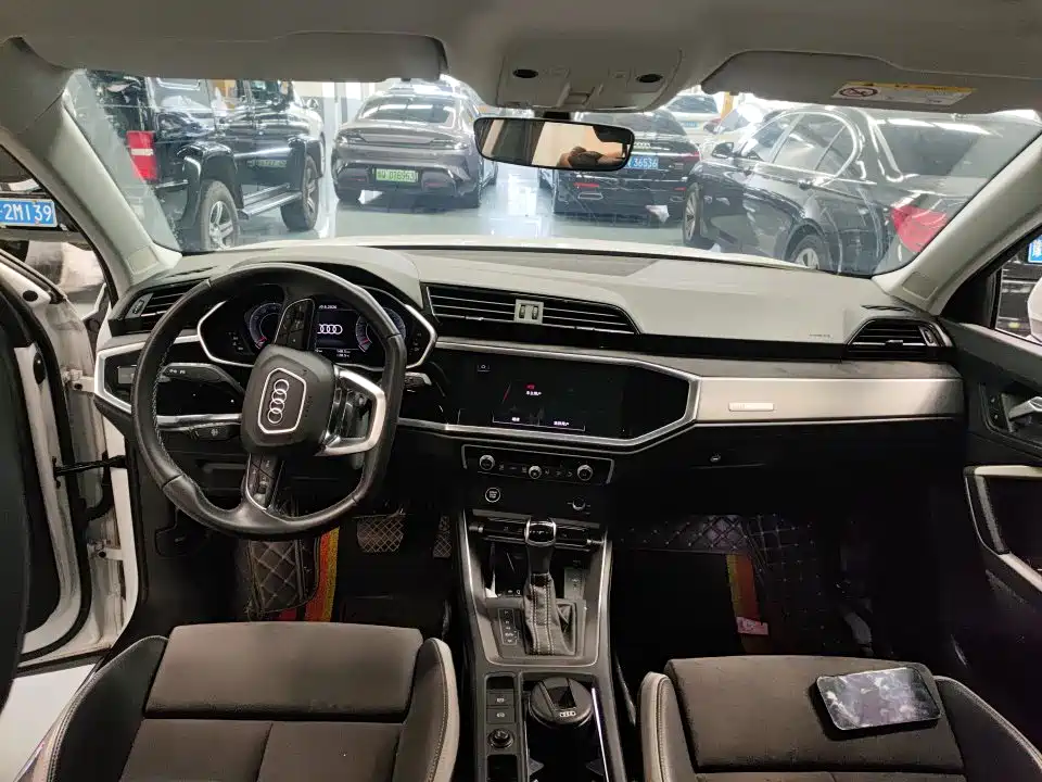 Audi Q3 35 TFSI Fashion Dynamic (1.4 T)