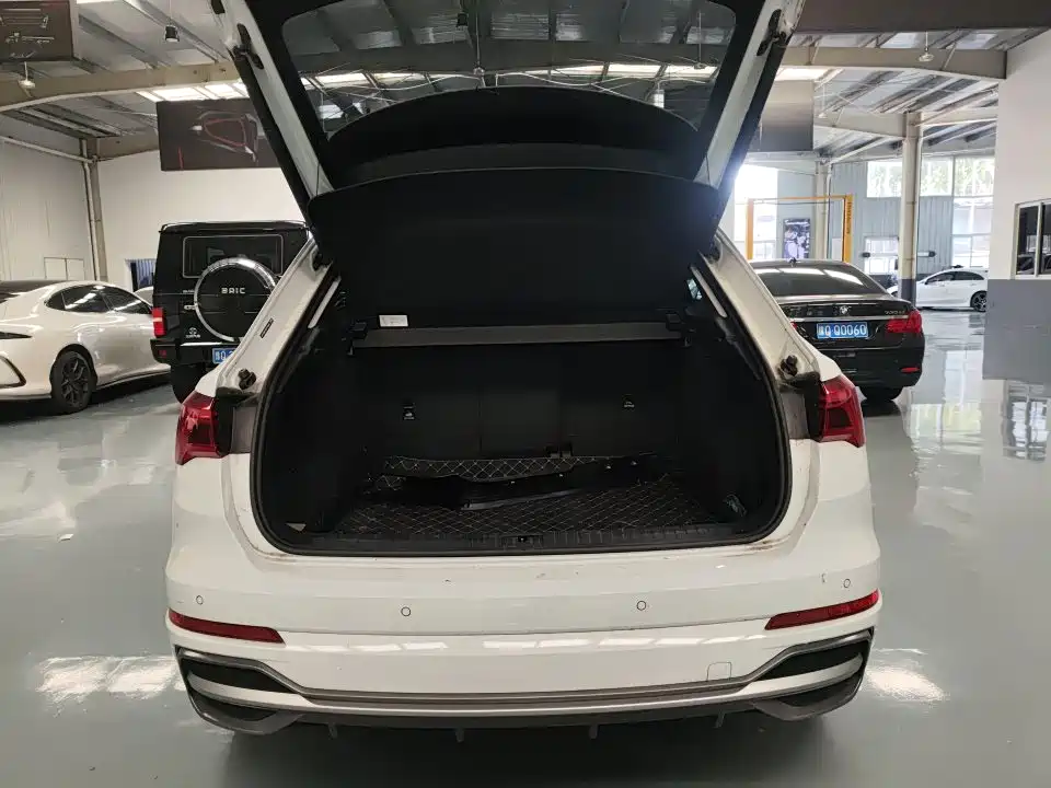 Audi Q3 35 TFSI Fashion Dynamic (1.4 T)