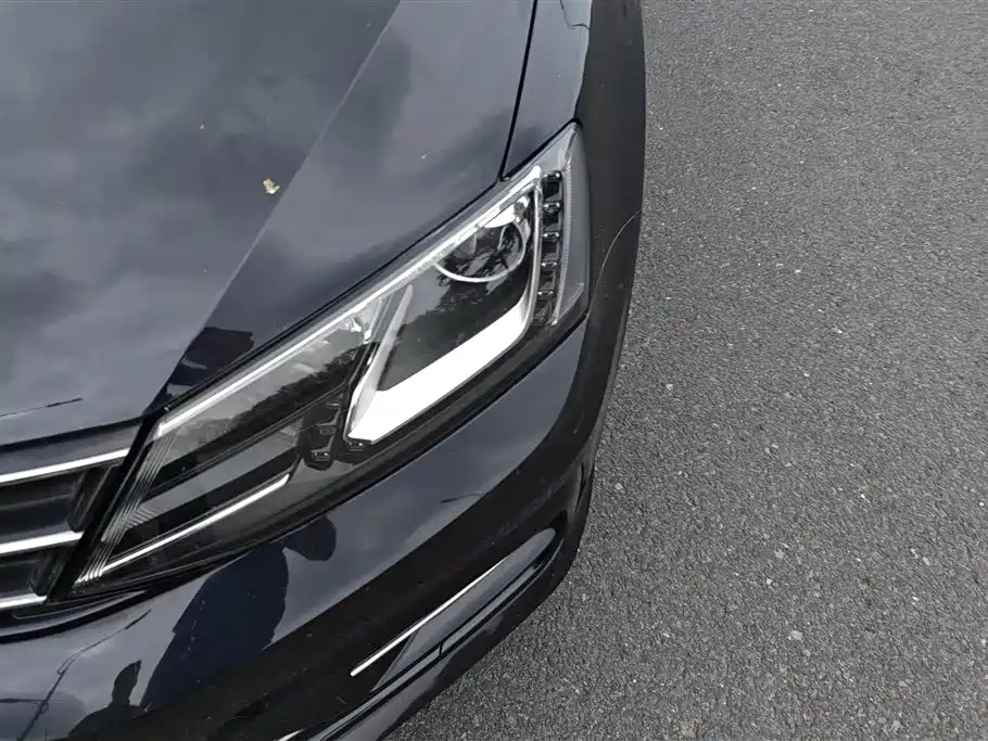 Sagitar 280 TSI DSG Radiant Motion