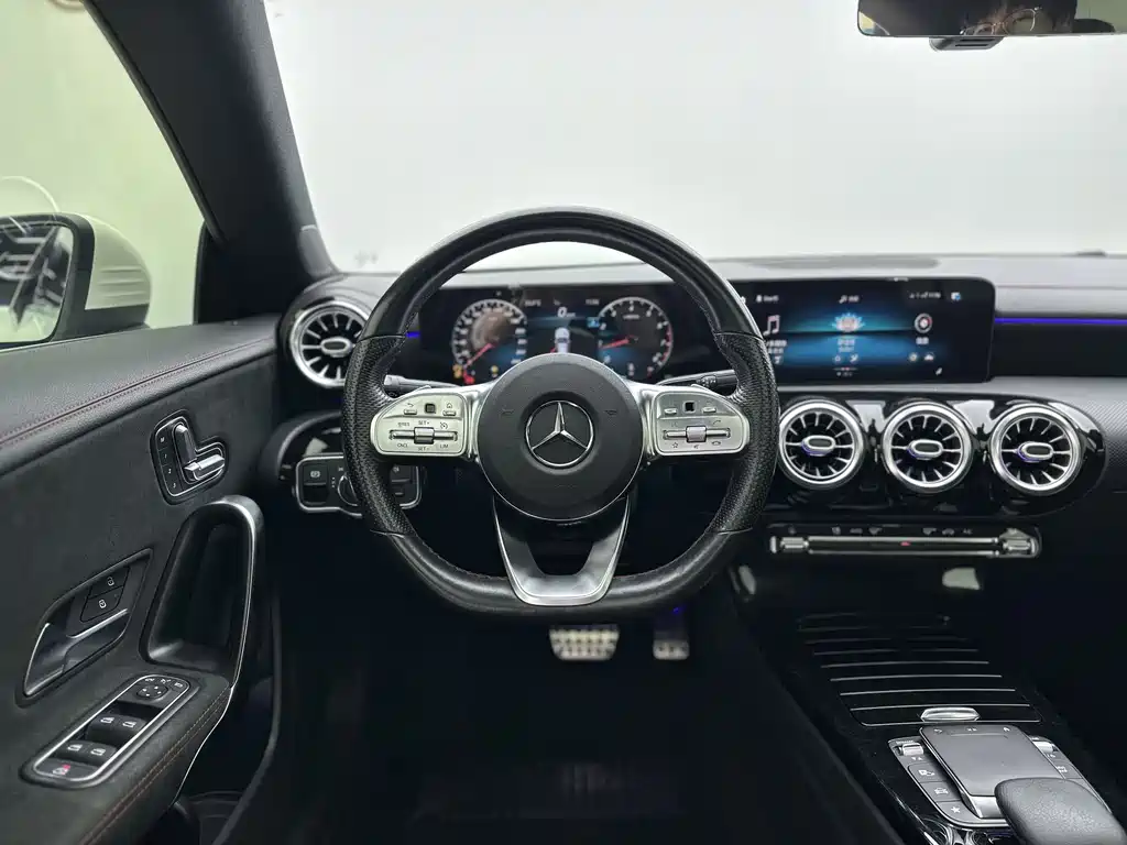 Mercedes-Benz CLA (Import) CLA 200