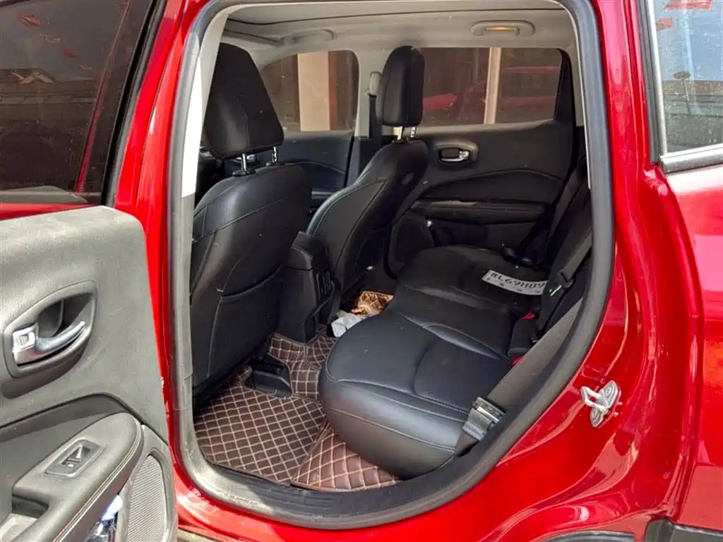 Compass 200 T Auto Home Enjoyment
