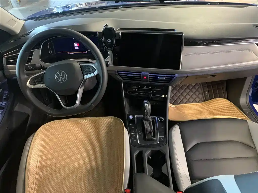Bora 280 TSI DSG Supreme Travel