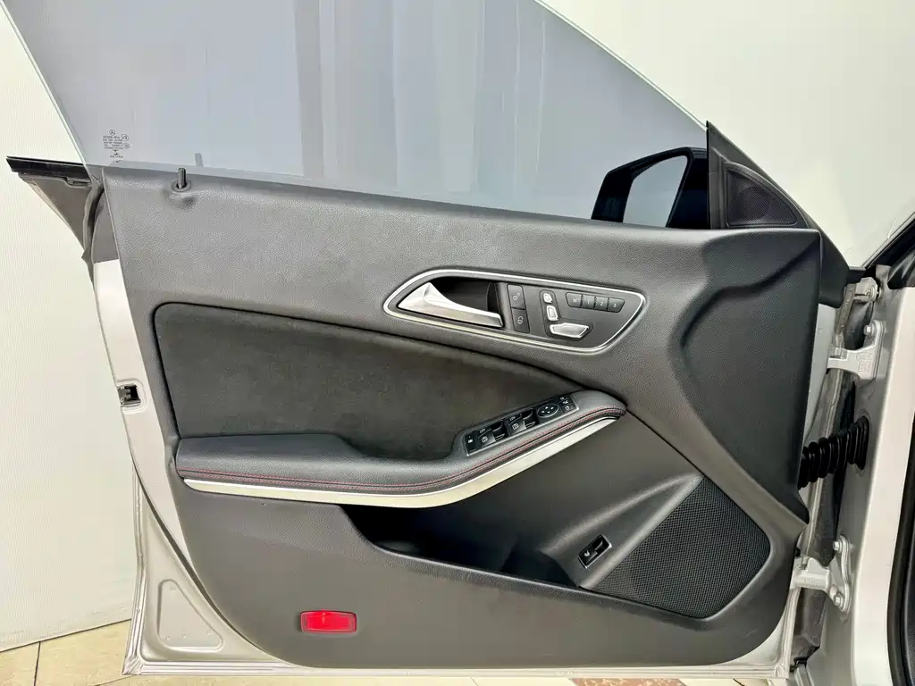 Mercedes-Benz CLA (Import) CLA 220 4 MATIC