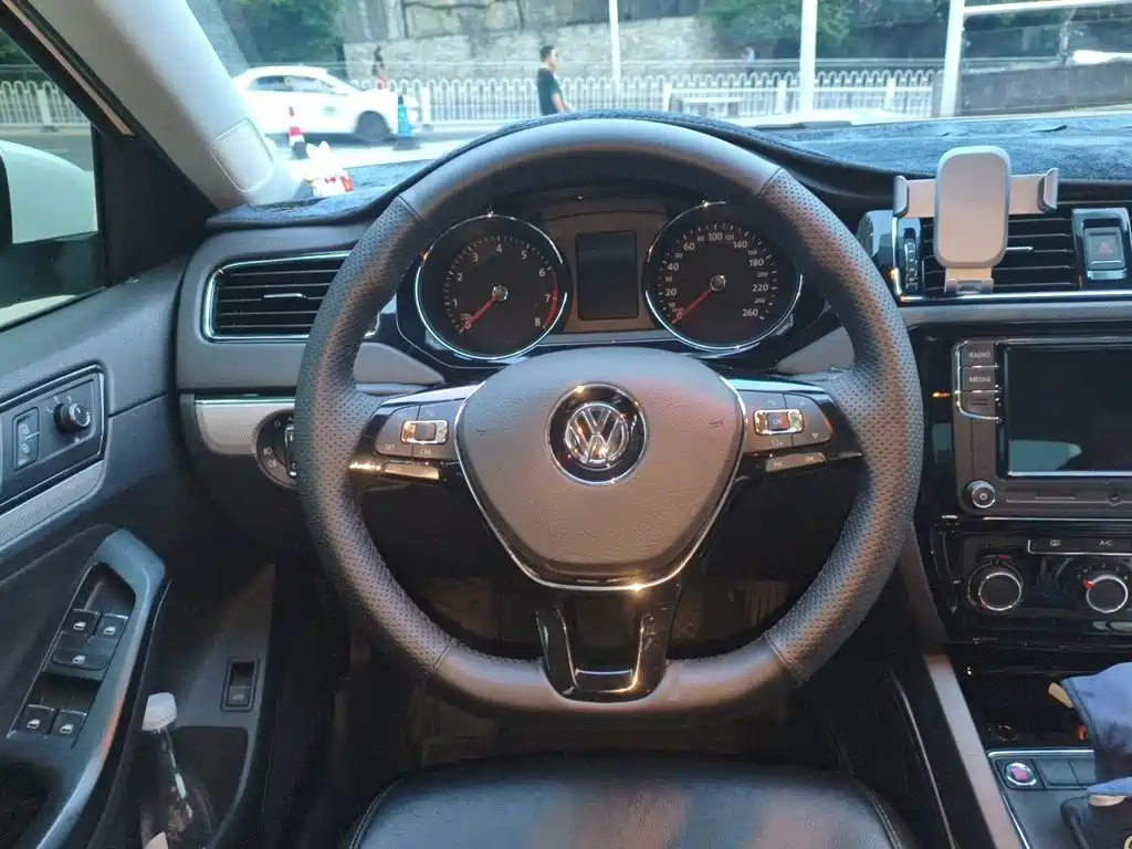 Sagitar 1.6 L Auto Comfort