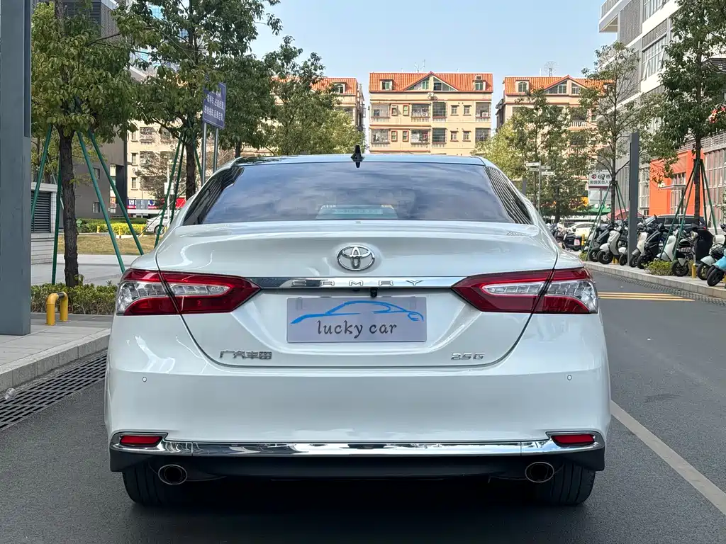 Camry 2.5 G Luxury