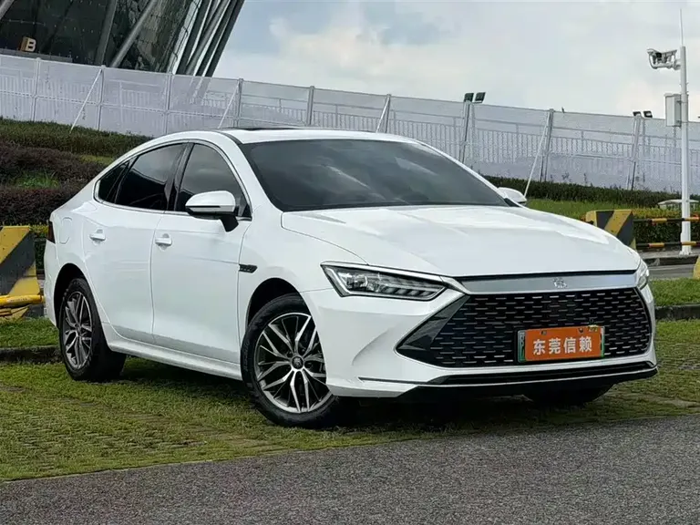 BYD Qin PLUS Glory DM-i 120 KM Leading