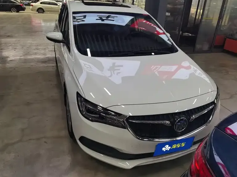Buick GL6 18 T 6-seat Connected Luxury CN-V