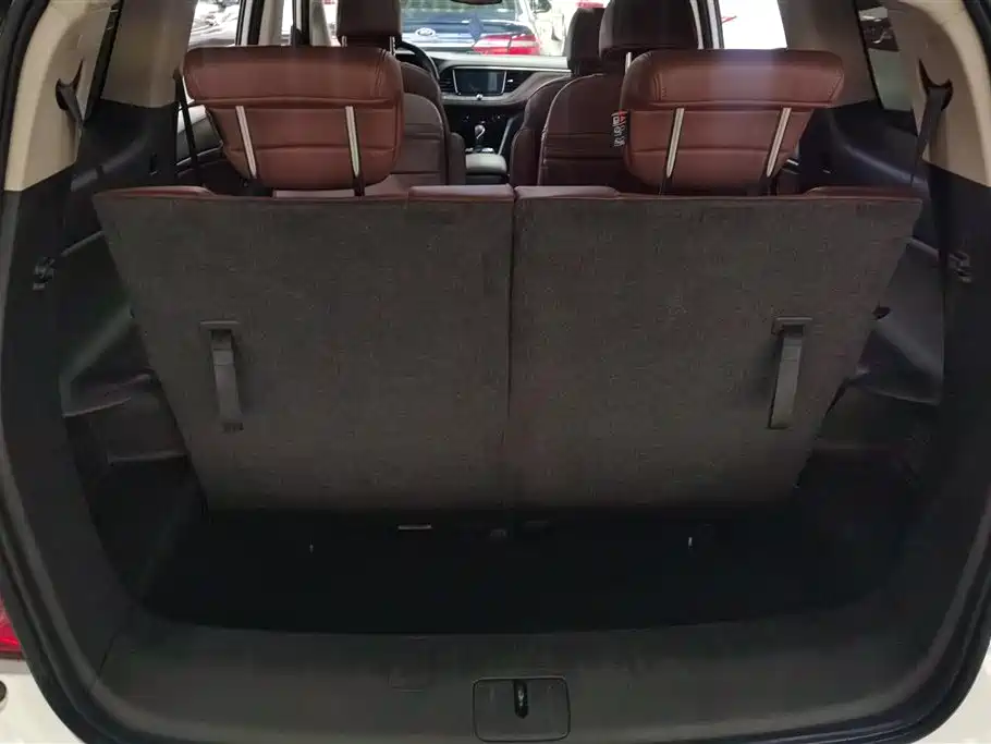 Buick GL6 18 T 6-seat Connected Luxury CN-V