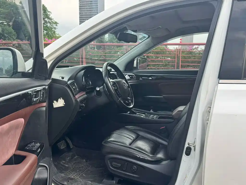 GAC Trumpchi GS8 320 T 2 WD Luxury Connected (7-seat)
