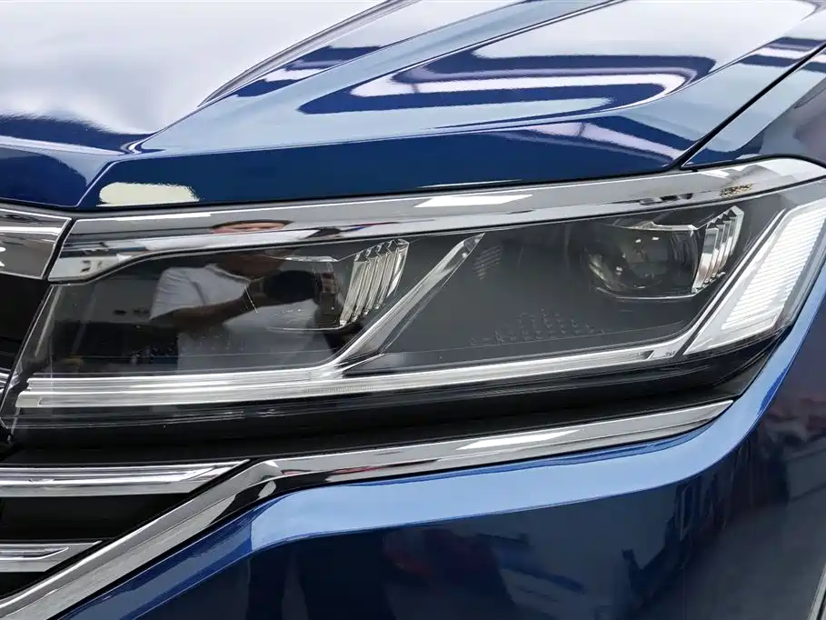 Touareg 2.0 TSI Sharp Style
