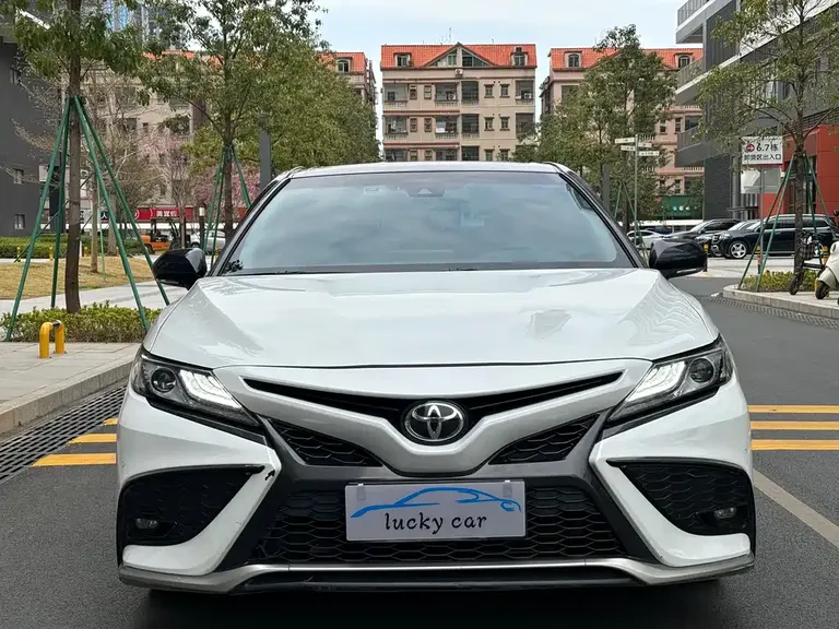 Toyota Camry 2.0 S Sharp Style