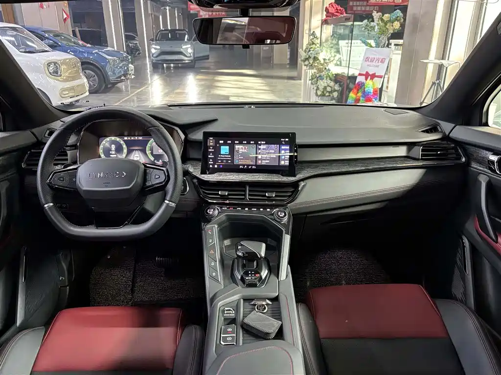 Lynk & Co 06 1.5 T Power Pro