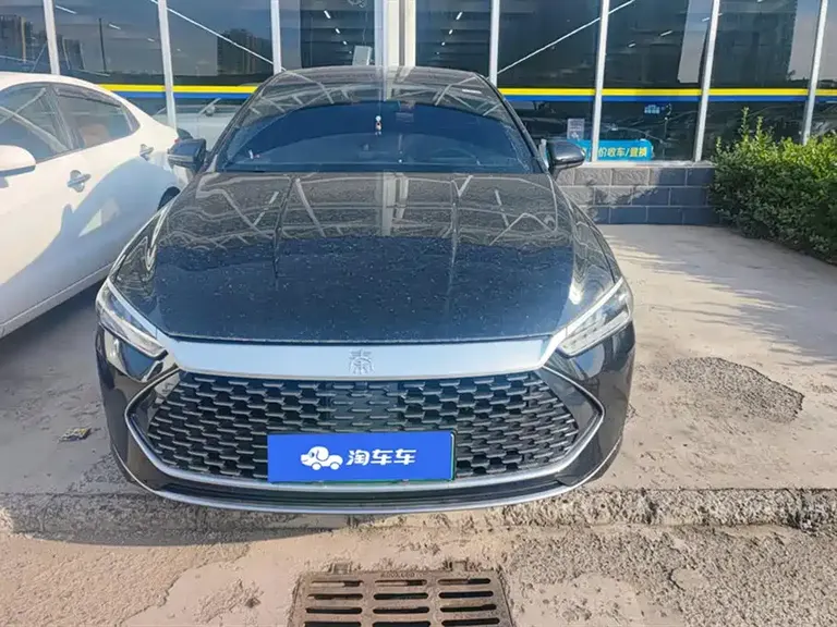 BYD Qin PLUS Glory DM-i 55 KM Leading