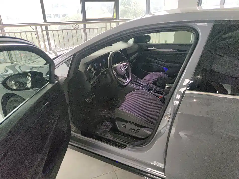 Golf 280 TSI DSG R-Line
