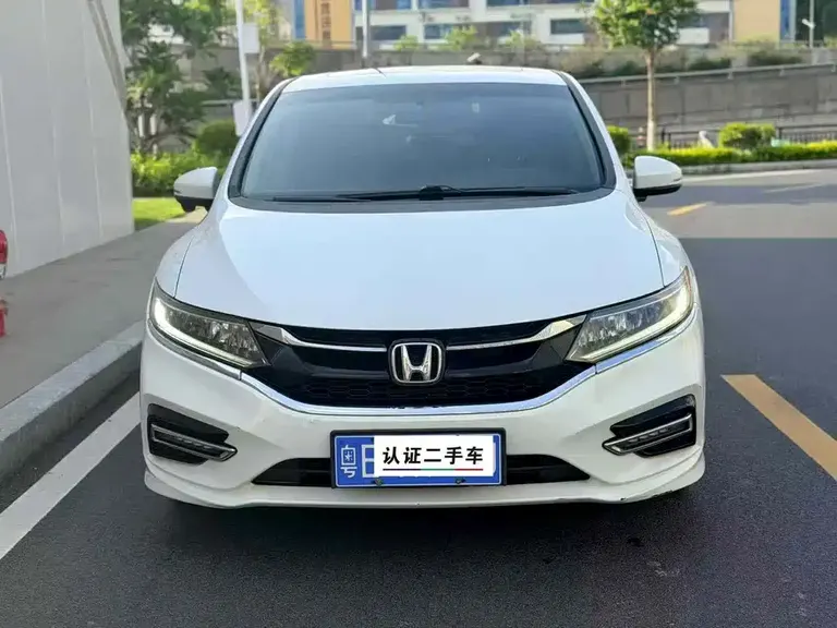 Honda Jade 210 TURBO CVT Luxury 5-seat