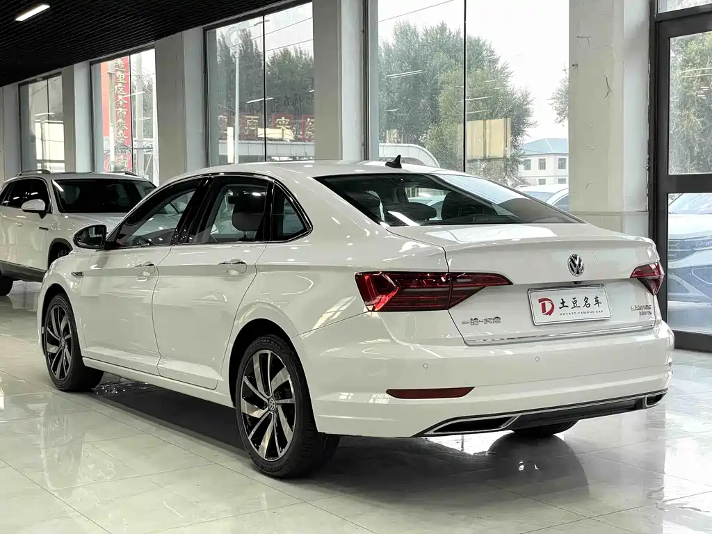 Sagitar 280 TSI DSG Outstanding