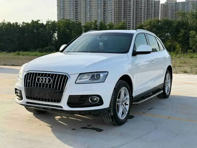 Audi Q5 40 TFSI Tech