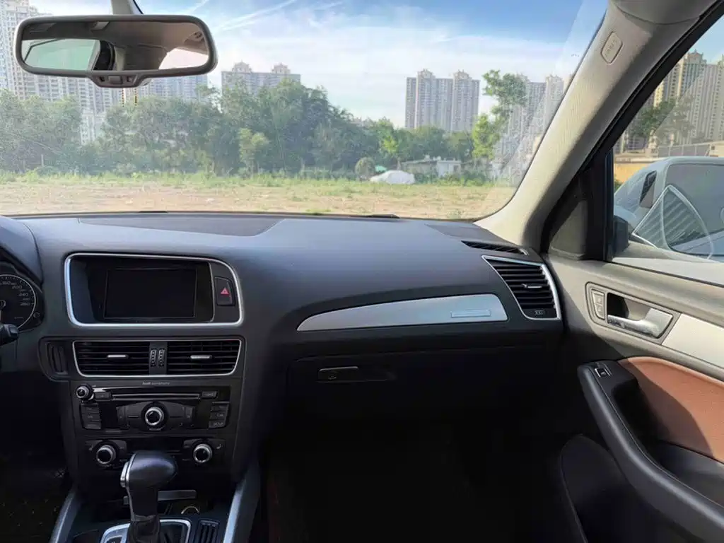 Audi Q5 40 TFSI Tech
