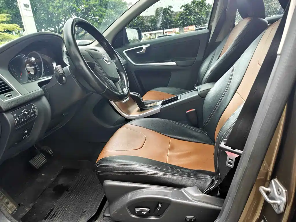Volvo XC60 T5 Smart Travel