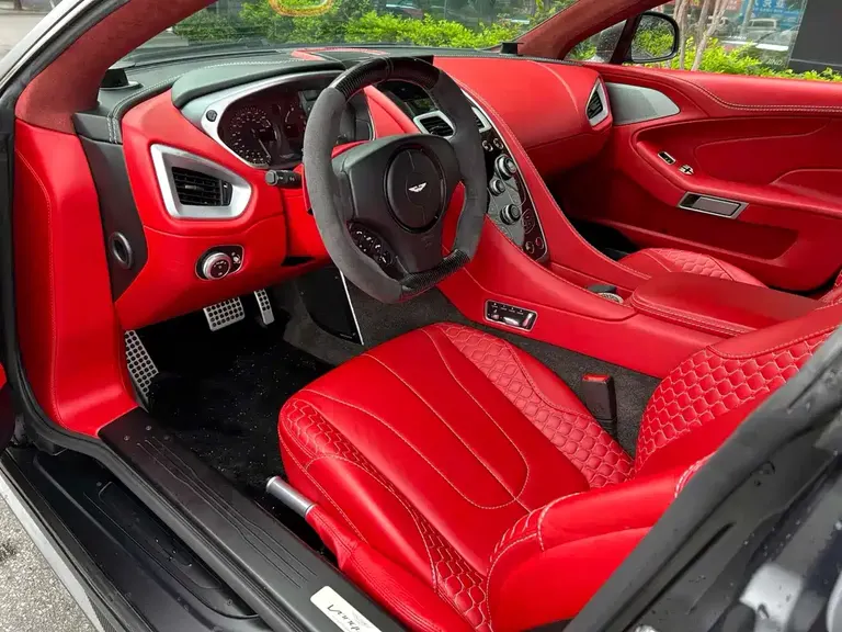Aston Martin Vanquish Vanquish 2013款 6.0 L 标准型