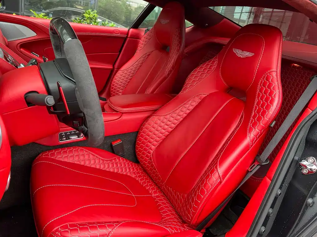 Vanquish Vanquish 2013款 6.0 L 标准型