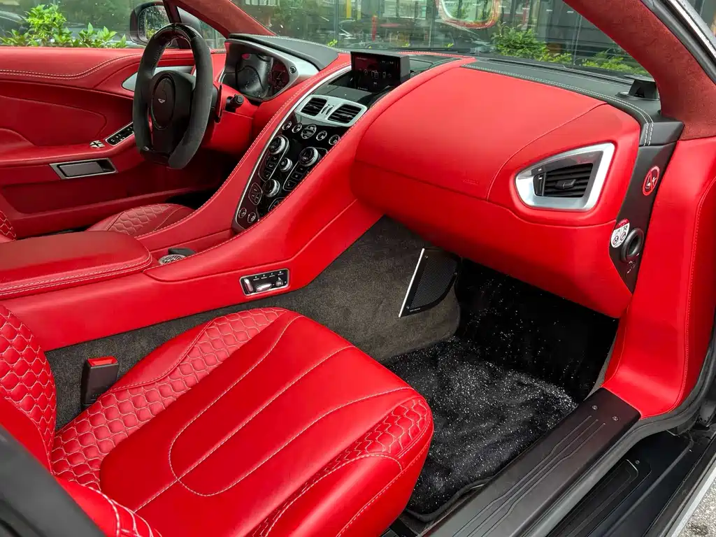 Vanquish Vanquish 2013款 6.0 L 标准型