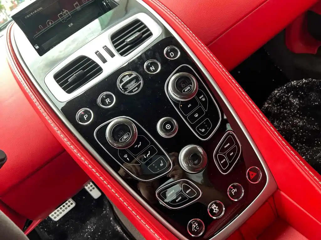 Vanquish Vanquish 2013款 6.0 L 标准型