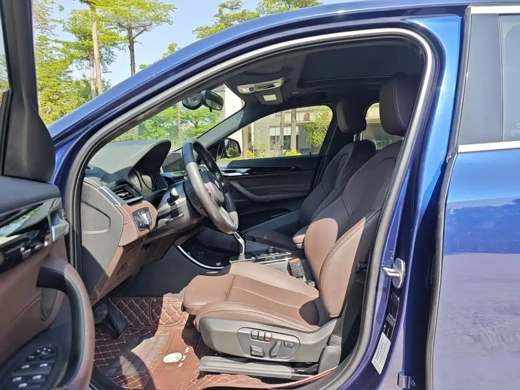 BMW X2 sDrive25 i Leading M Offroad Package