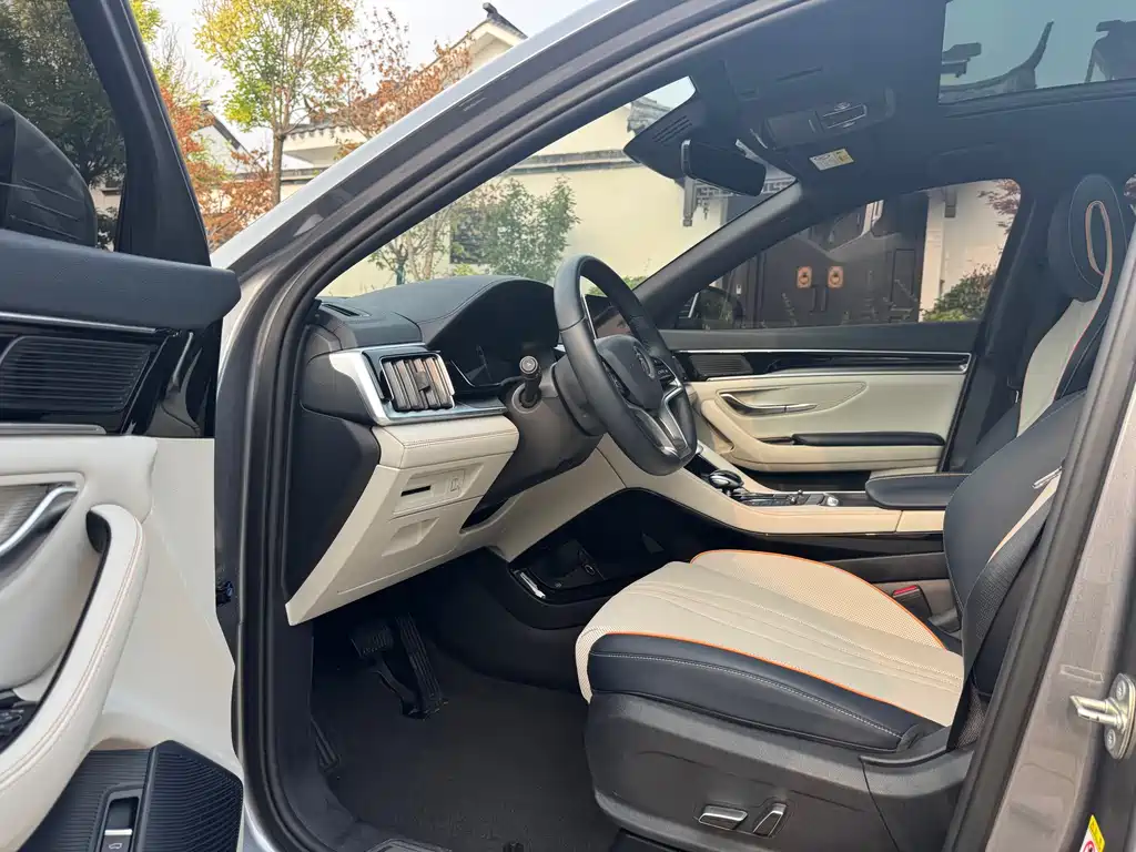 Song PLUS NEV DM-i 110 KM Flagship PLUS