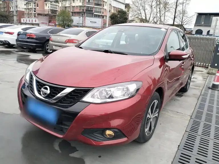 Nissan Tiida 1.6 L CVT Smart Travel