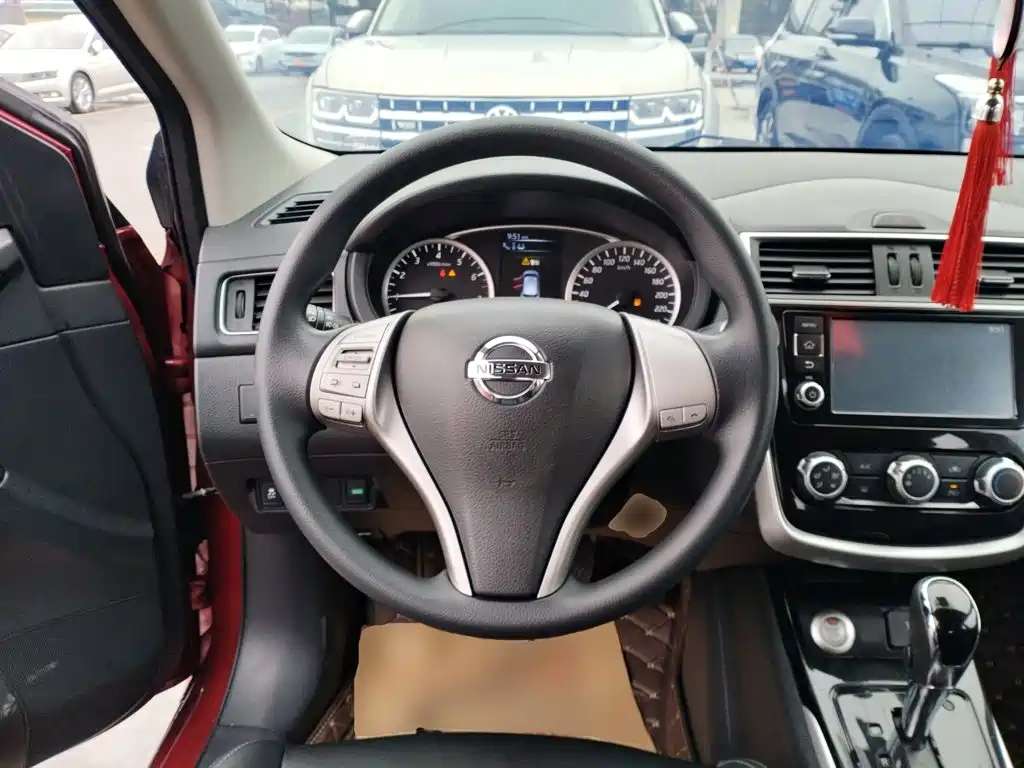 Tiida 1.6 L CVT Smart Travel
