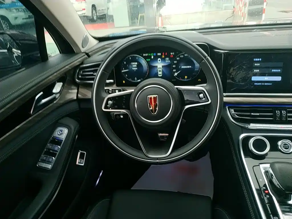 Hongqi H9 2.0 T Connected Flagship Enjoyment