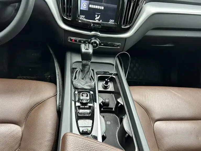 Volvo XC60 T5 4 WD Smart Ease CN-VI