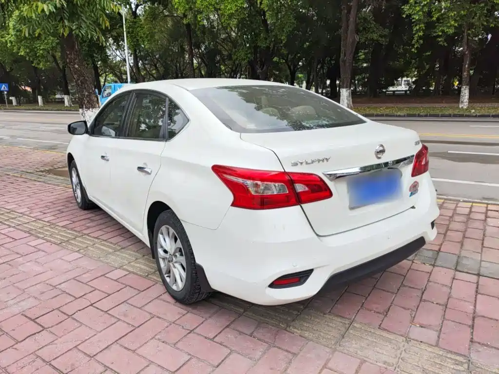 Sylphy 1.6 XV CVT Premium