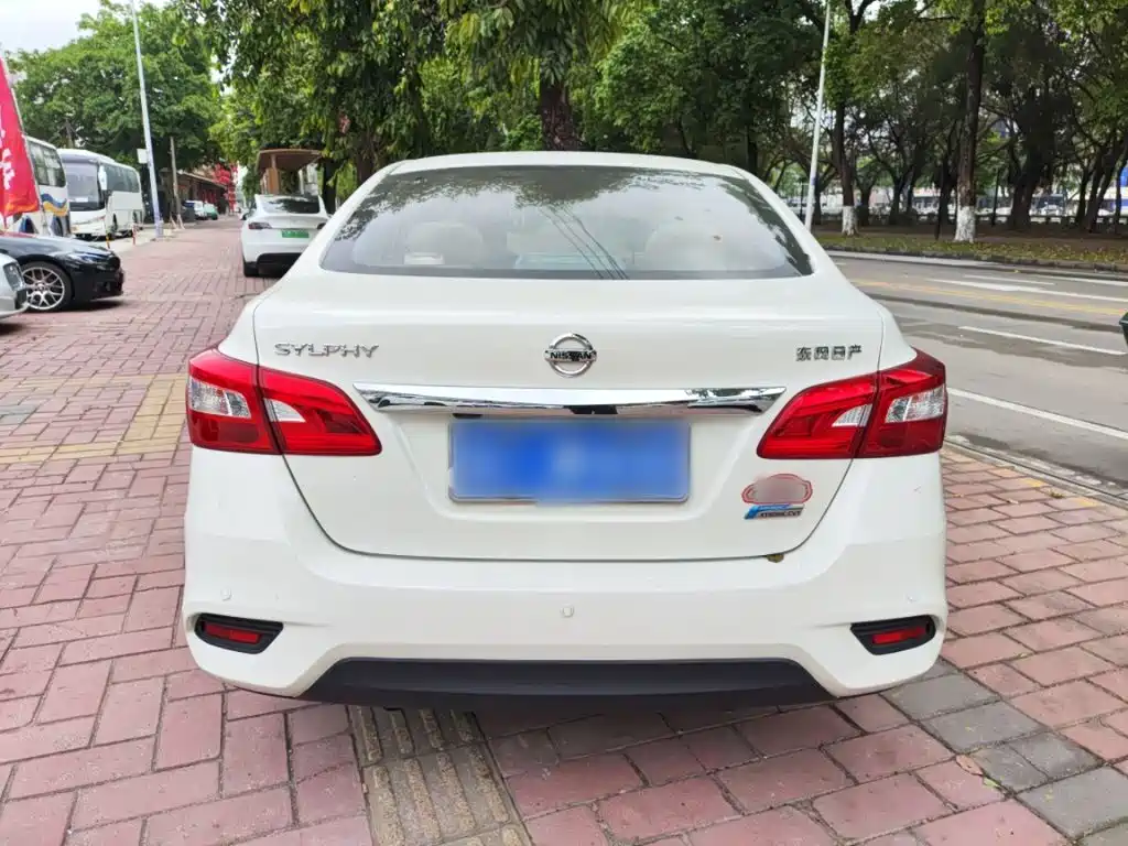 Sylphy 1.6 XV CVT Premium