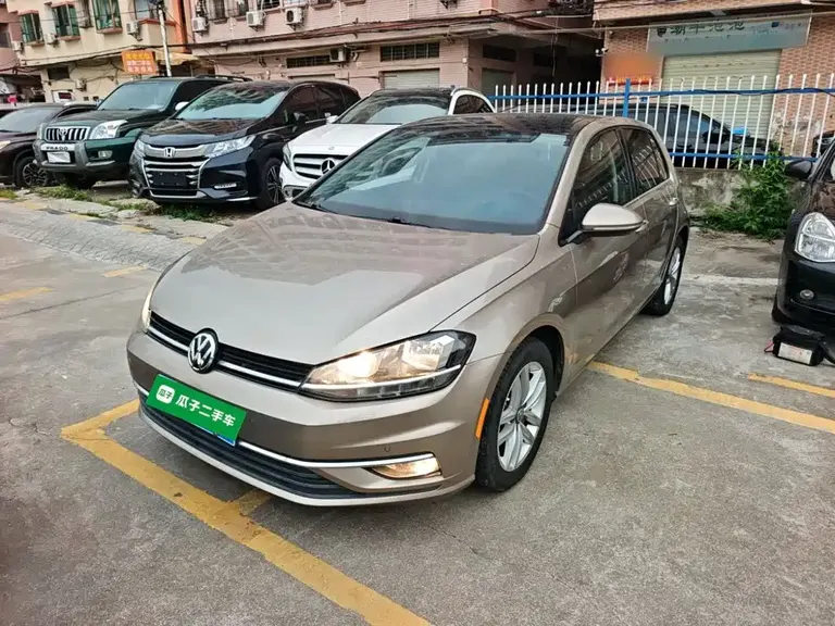 Volkswagen Golf 230 TSI Auto Comfort