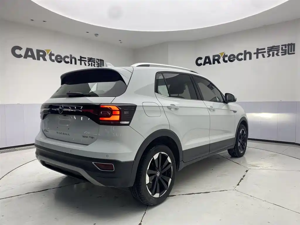 Tacqua 200 TSI DSG Joy Connected