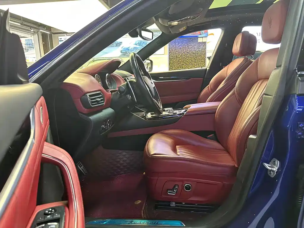 Levante 3.0 T Standard