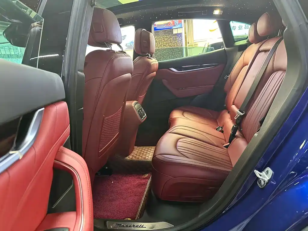 Levante 3.0 T Standard