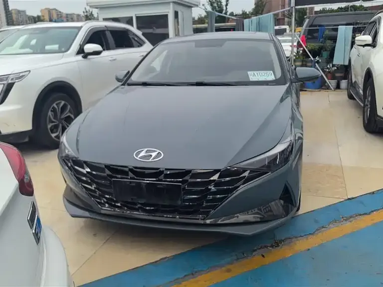 Hyundai Elantra 1.5 L CVT GLS Leading
