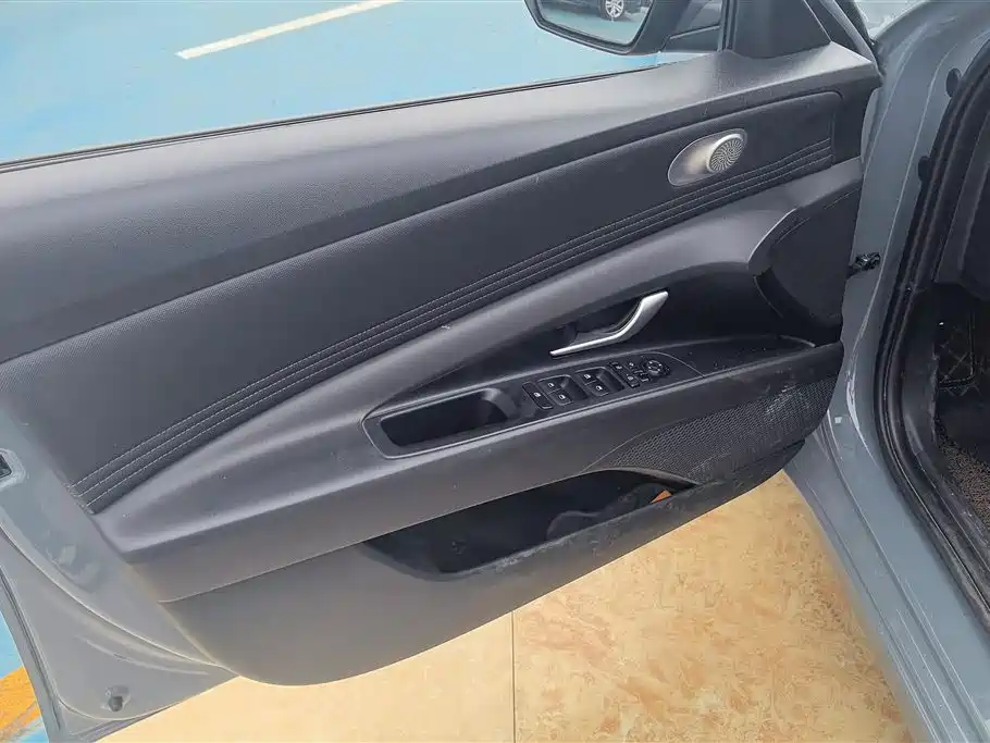 Elantra 1.5 L CVT GLS Leading